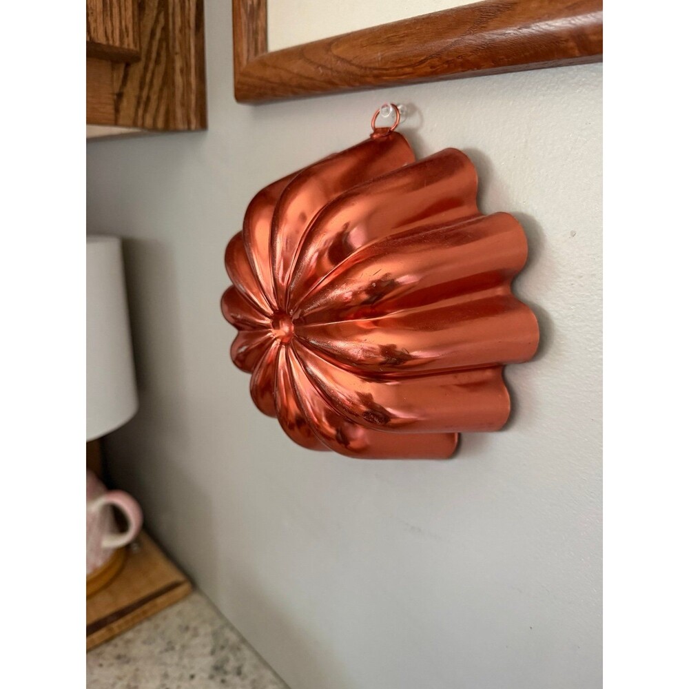 Vintage Copper-Tone Aluminum Daisy-Shaped Jello Mold | Retro Flower Kitchen Déco